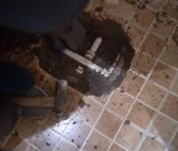 临潼卫生间漏水维修公司为您分享下卫生间渗水如何处理及注意事项